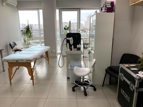 комерційна за адресою Олександра Мишуги вул., 10