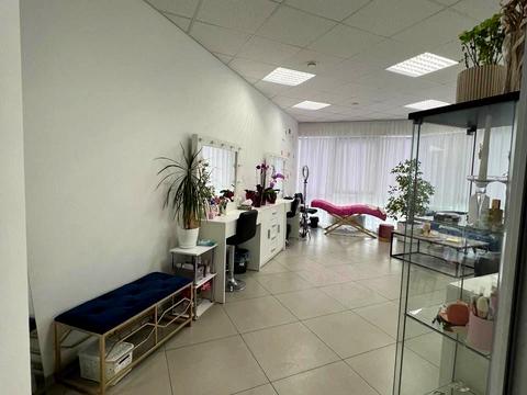 комерційна за адресою Олександра Мишуги вул., 10