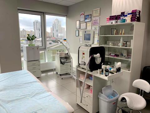 комерційна за адресою Олександра Мишуги вул., 10