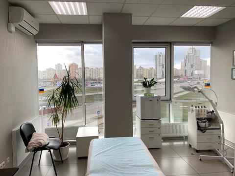 комерційна за адресою Олександра Мишуги вул., 10