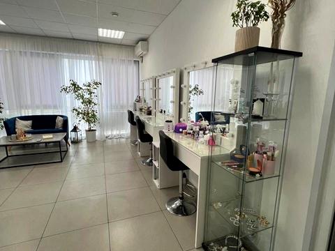 комерційна за адресою Олександра Мишуги вул., 10