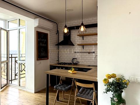 квартира за адресою Українська вул., 83-Б, к. 10-11