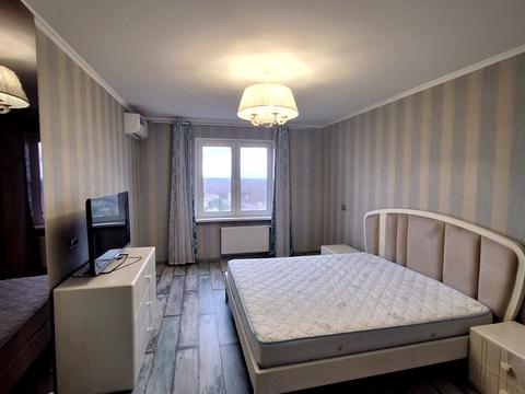 квартира по адресу Академика Глушкова просп., 9-Є