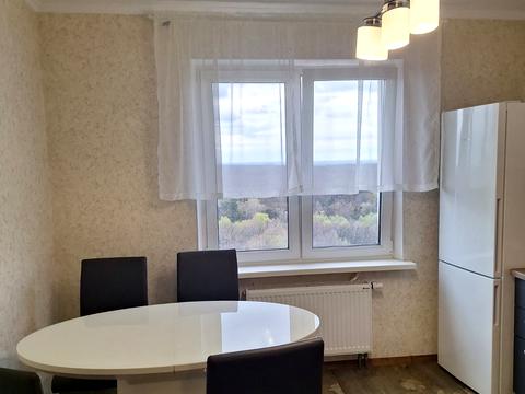 квартира по адресу Академика Глушкова просп., 9-Є