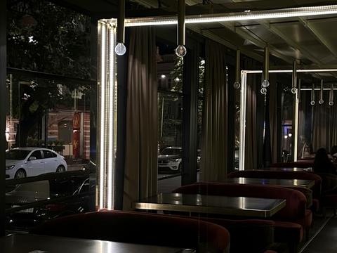 комерційна за адресою Європейська вул. (Карла Маркса), 1