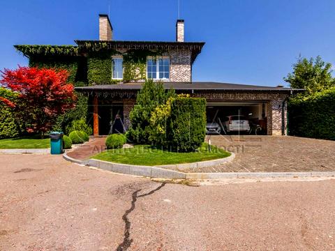 будинок за адресою Лісова вул.