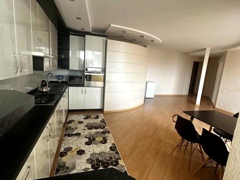 квартира за адресою Захисників України вул. (1-го Травня), 8а