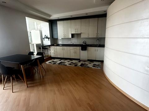 квартира за адресою Захисників України вул. (1-го Травня), 8а