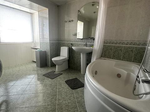 квартира за адресою Захисників України вул. (1-го Травня), 8а