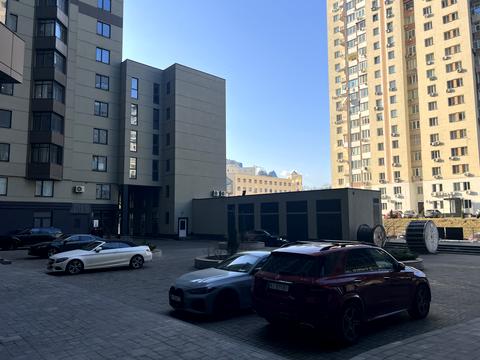 комерційна за адресою Андрія Верхогляда вул. (Михайла Драгомирова), 14-А