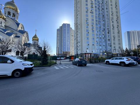 квартира за адресою Академіка Глушкова просп., 9-Г