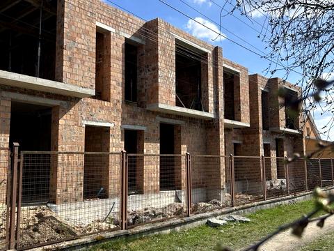 будинок за адресою Грушевського