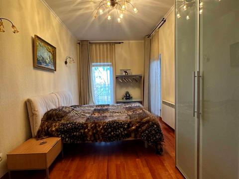 будинок за адресою Дмитра Яворницького вул.