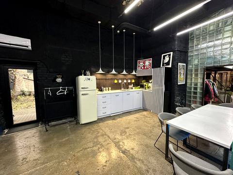 коммерческая по адресу Леси Украинки ул., 9