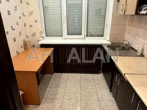 комерційна за адресою Антоновича вул. (Горького), 59