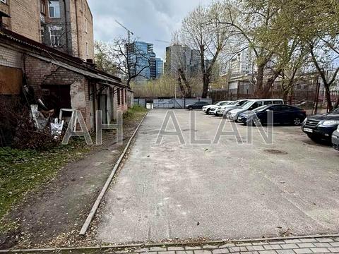 комерційна за адресою Антоновича вул. (Горького), 59