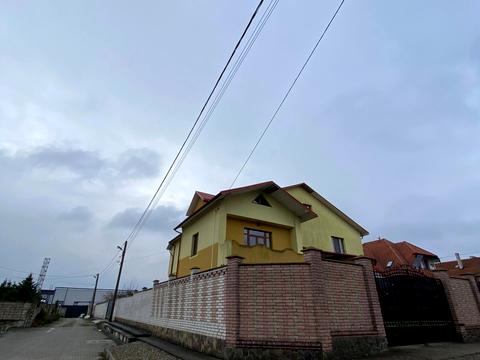 будинок за адресою Помаранчева
