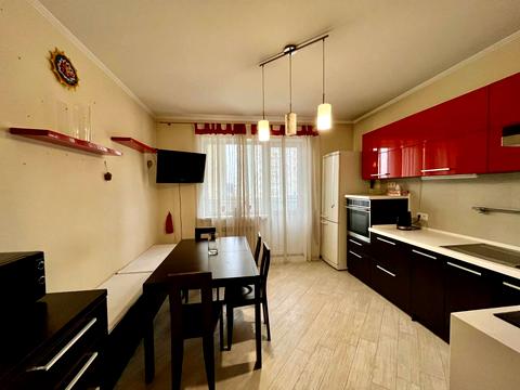 квартира за адресою Анни Ахматової вул., 50