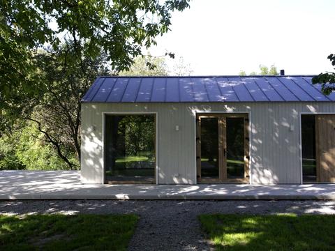 дом по адресу с. Алексеевщина, Вулиця Перемоги