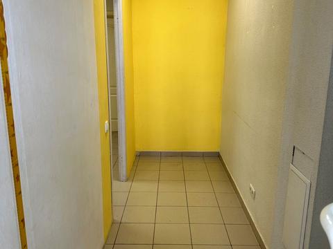 комерційна за адресою Милославська вул., 49