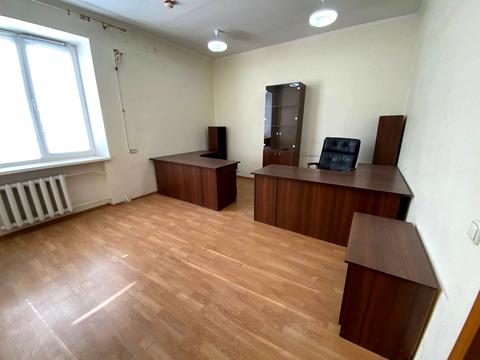 комерційна за адресою Амвросія Бучми бульв., 5
