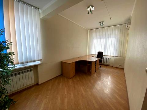 комерційна за адресою Амвросія Бучми бульв., 5