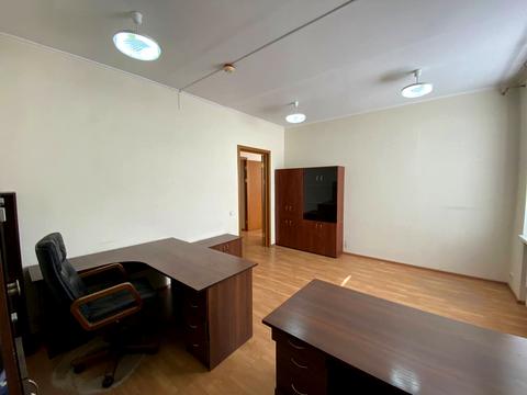 комерційна за адресою Амвросія Бучми бульв., 5