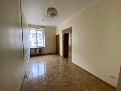 комерційна за адресою Амвросія Бучми бульв., 5