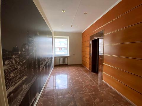 комерційна за адресою Амвросія Бучми бульв., 5