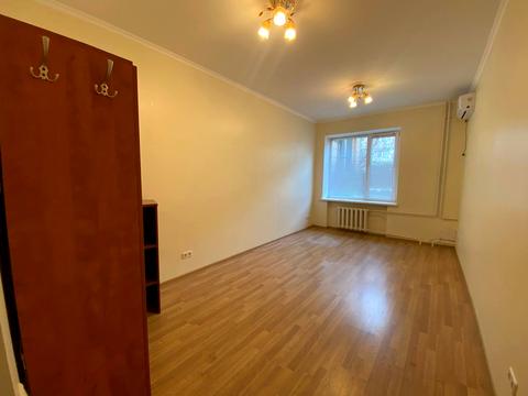 комерційна за адресою Амвросія Бучми бульв., 5