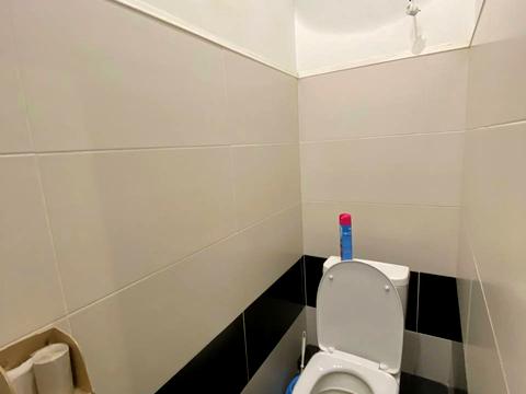 комерційна за адресою Амвросія Бучми бульв., 5