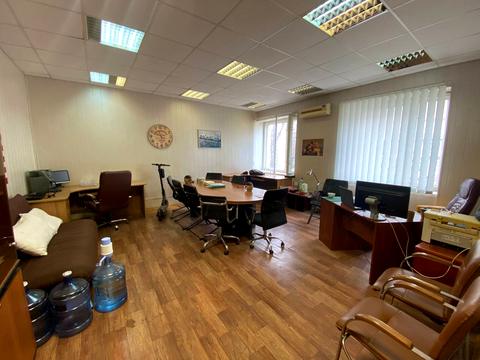 комерційна за адресою Амвросія Бучми бульв., 5