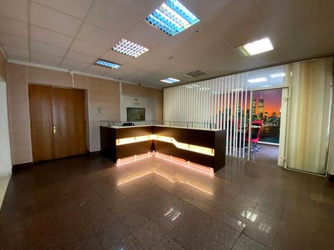 комерційна за адресою Амвросія Бучми бульв., 5