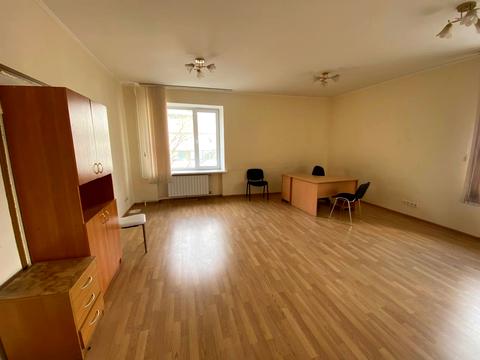 комерційна за адресою Амвросія Бучми бульв., 5