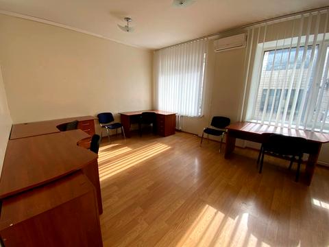комерційна за адресою Амвросія Бучми бульв., 5