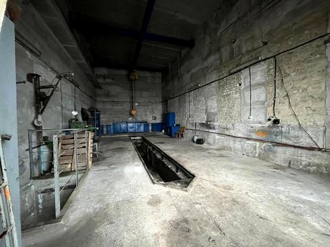 комерційна за адресою Печорська, 90Б