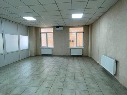 комерційна за адресою Михайла Грушевського вул., 22