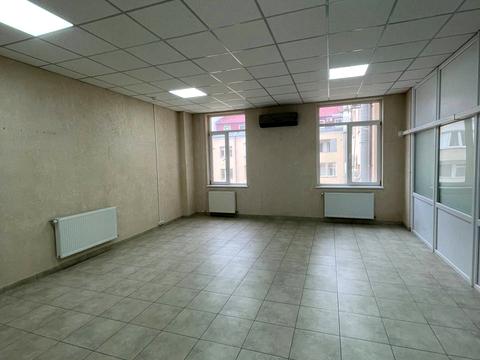 комерційна за адресою Михайла Грушевського вул., 22