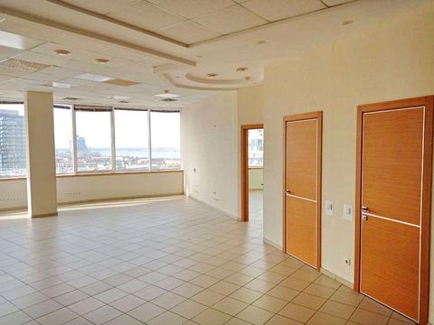 комерційна за адресою Королеви Єлизавети ІІ вул. (Глинки), 2