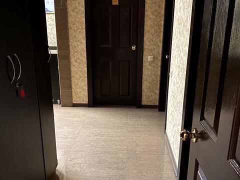 комерційна за адресою Празька вул., 31