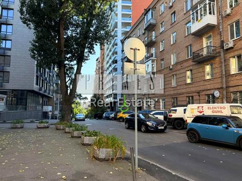 комерційна за адресою Гоголівська вул., 49