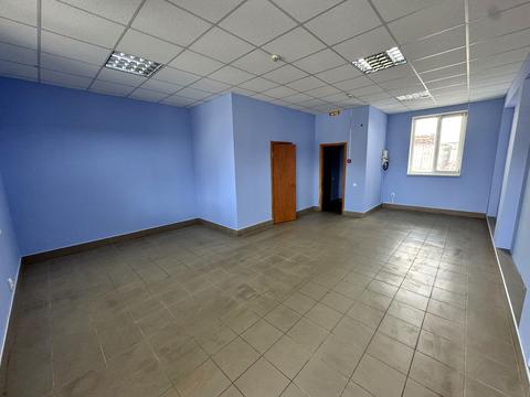 комерційна за адресою Олександра Довженка вул., 2К