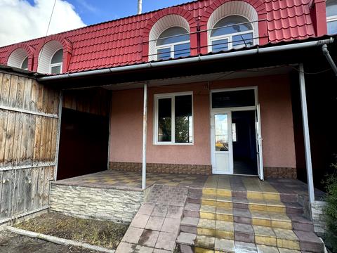 комерційна за адресою Олександра Довженка вул., 2К