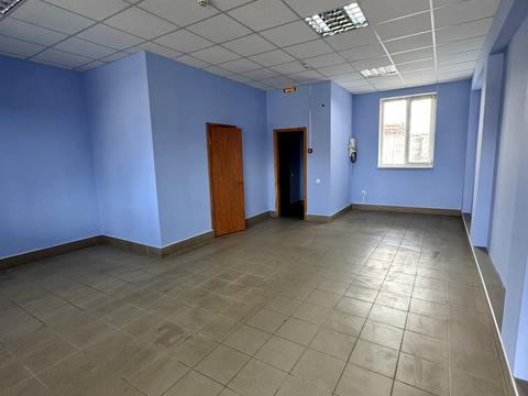 комерційна за адресою Олександра Довженка вул., 2К