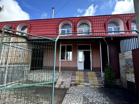 комерційна за адресою Олександра Довженка вул., 2К