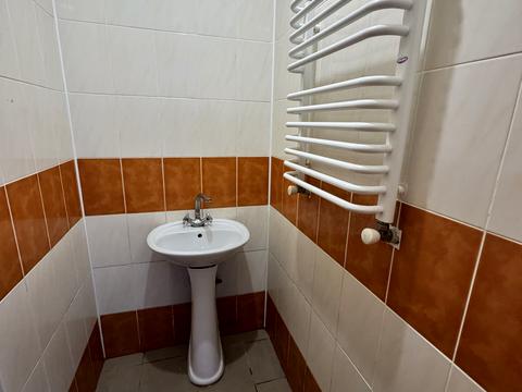 комерційна за адресою Олександра Довженка вул., 2К