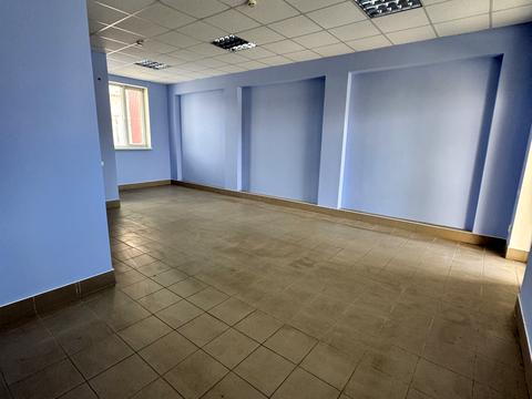 комерційна за адресою Олександра Довженка вул., 2К