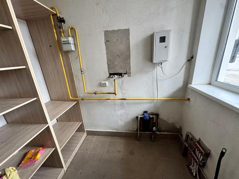 комерційна за адресою Олександра Довженка вул., 2К