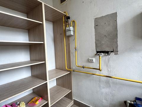 комерційна за адресою Олександра Довженка вул., 2К