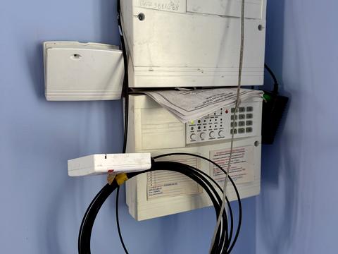 комерційна за адресою Олександра Довженка вул., 2К